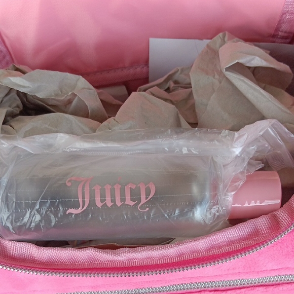 ❤️💎Juicy Couture Vibrant Pink BLiNG 💎Cosmetic Bag - Picture 6 of 7